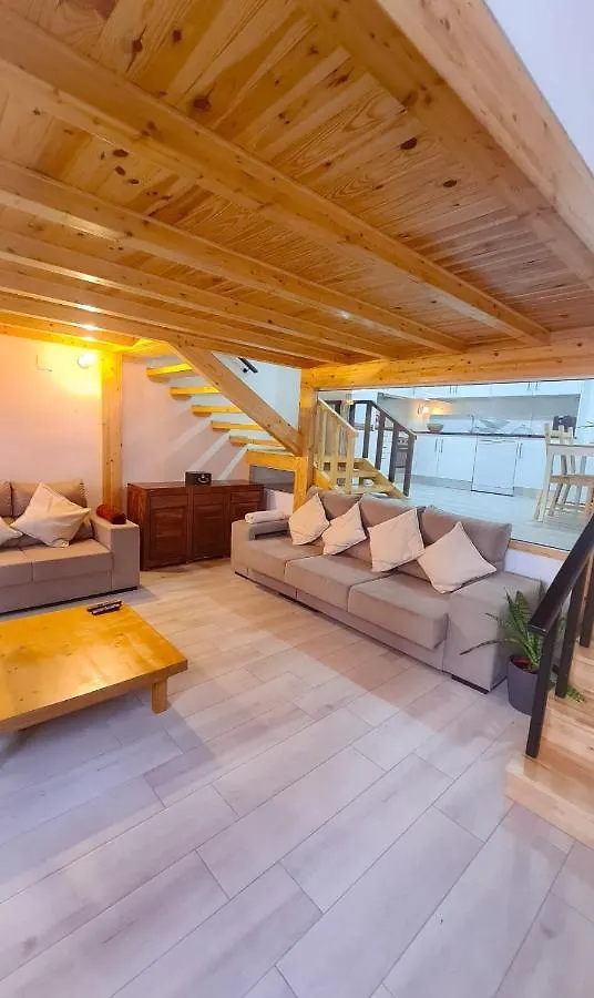 Mezzanine 4 Faro Apartamento 0*,